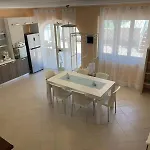 Luxury Seafront With Private Acces *