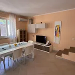 Luxury Seafront With Private Acces Casa de Férias Fitili