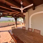 Luxury Seafront With Private Acces Casa de Férias