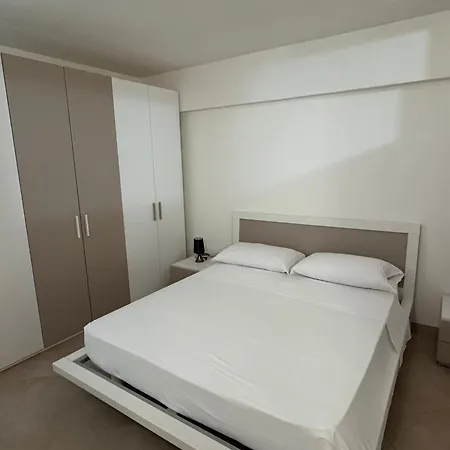 Luxury Seafront With Private Acces *