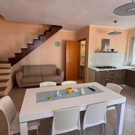 Luxury Seafront With Private Acces Nyaraló *